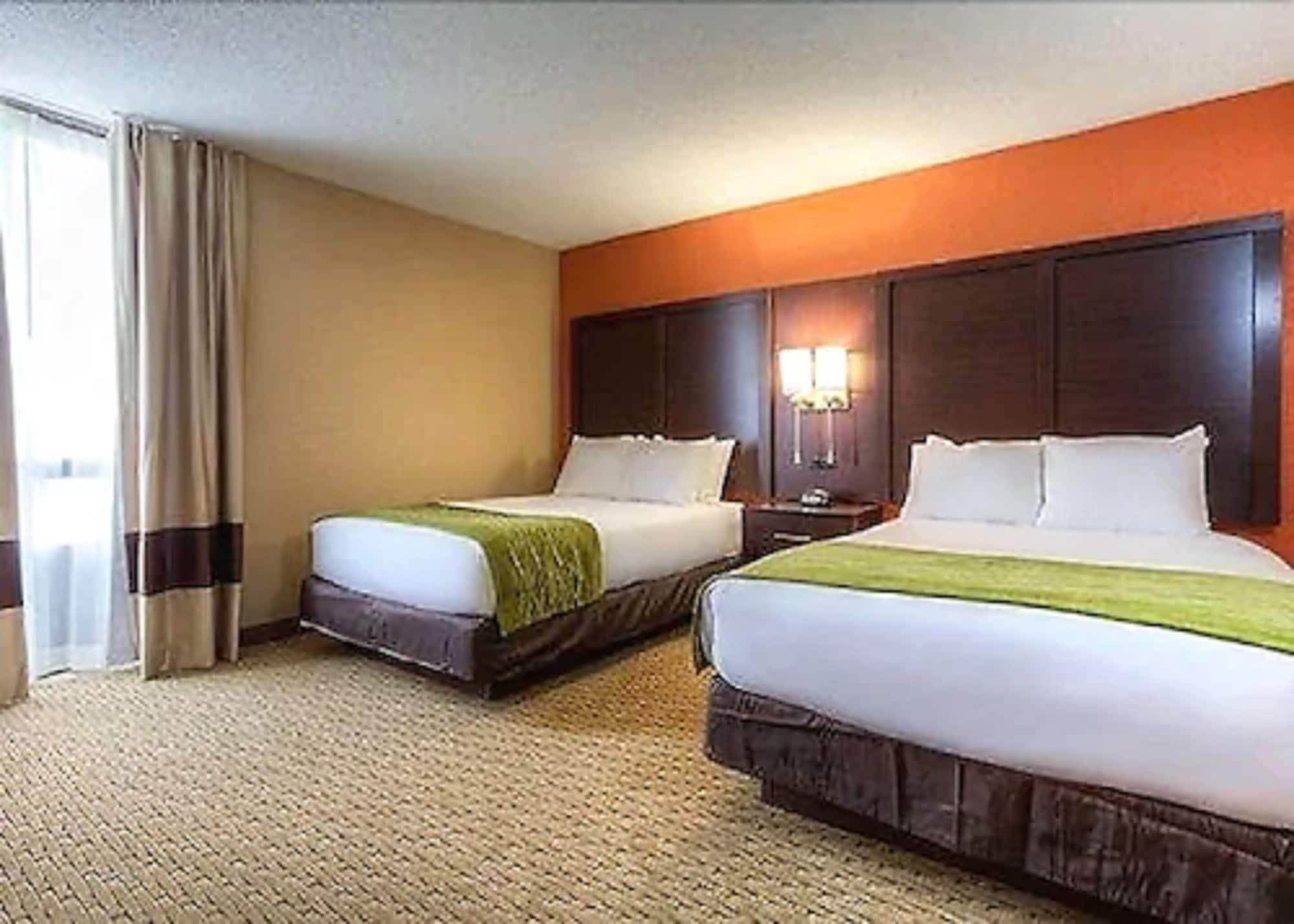 Comfort Inn & Suites Evansville Airport Exterior photo